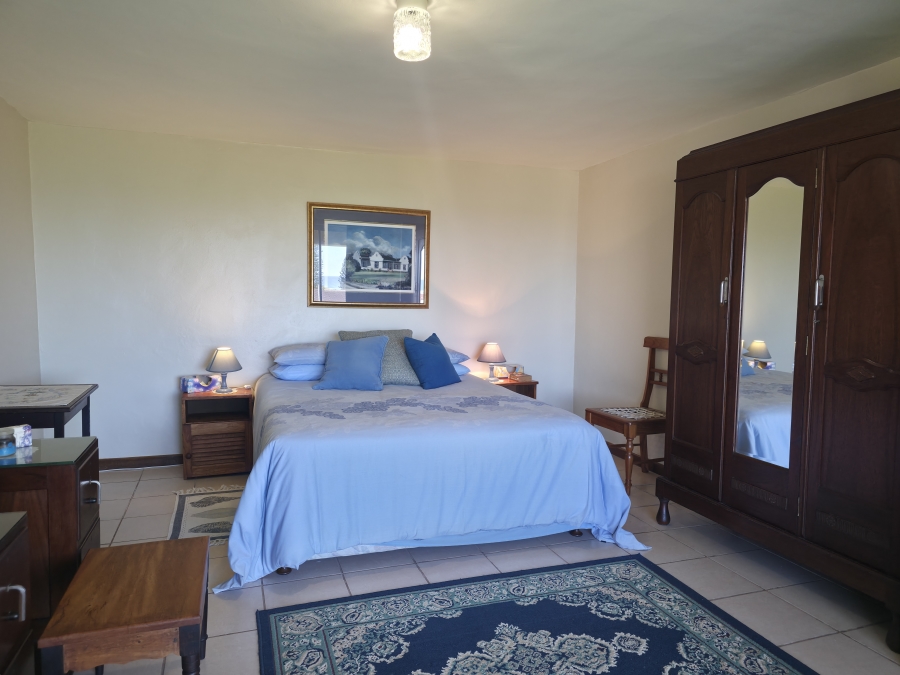 7 Bedroom Property for Sale in Wavecrest Eastern Cape
